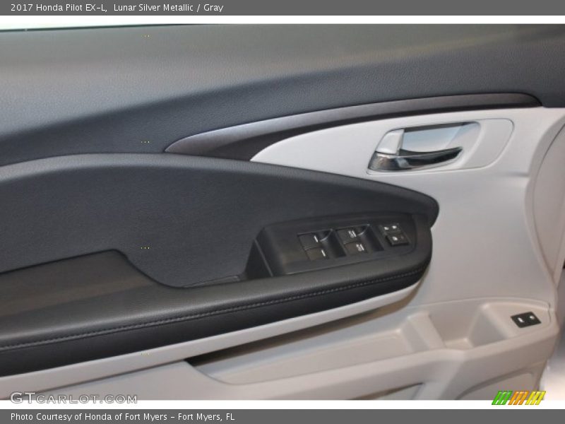 Lunar Silver Metallic / Gray 2017 Honda Pilot EX-L