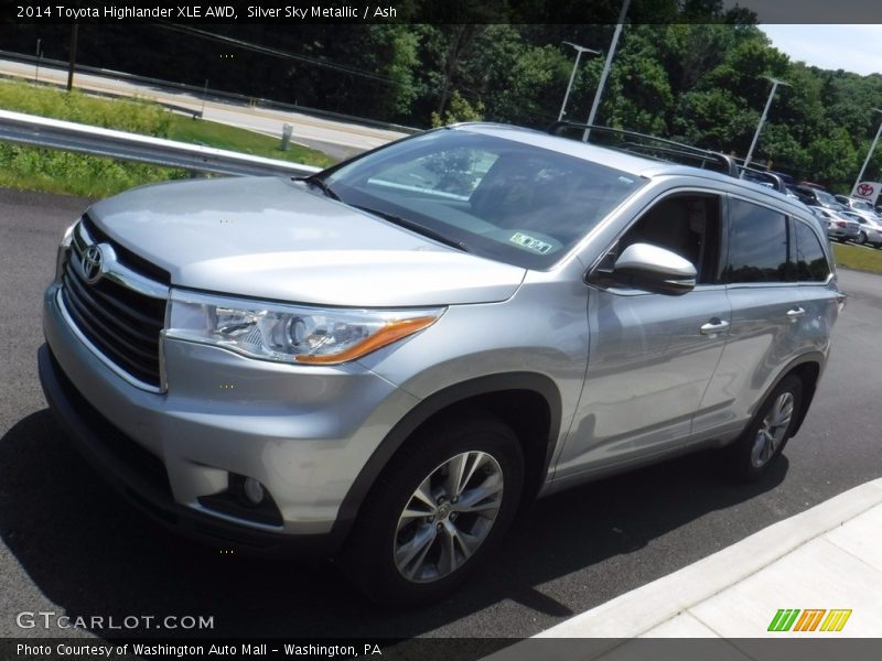 Silver Sky Metallic / Ash 2014 Toyota Highlander XLE AWD