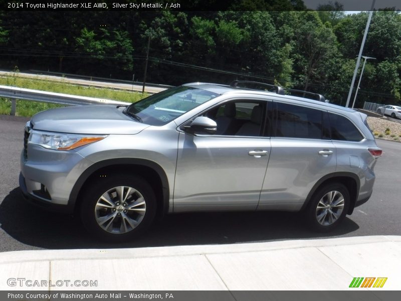 Silver Sky Metallic / Ash 2014 Toyota Highlander XLE AWD