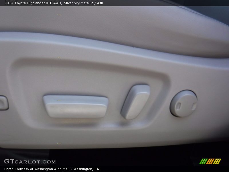 Silver Sky Metallic / Ash 2014 Toyota Highlander XLE AWD