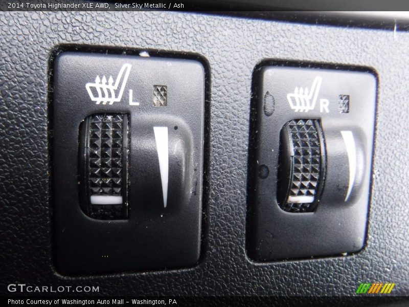 Silver Sky Metallic / Ash 2014 Toyota Highlander XLE AWD