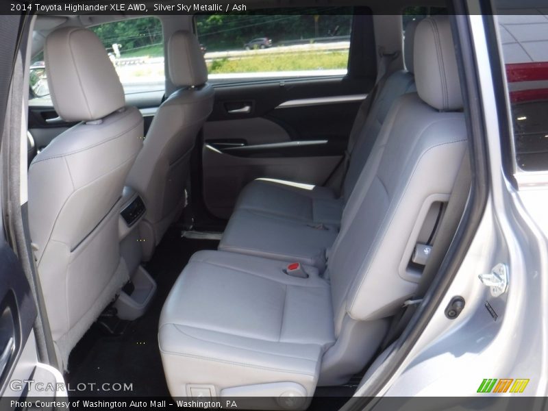 Silver Sky Metallic / Ash 2014 Toyota Highlander XLE AWD