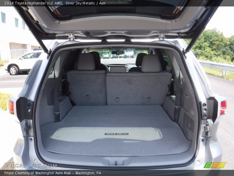 Silver Sky Metallic / Ash 2014 Toyota Highlander XLE AWD