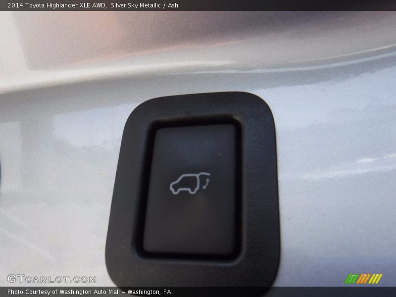 Silver Sky Metallic / Ash 2014 Toyota Highlander XLE AWD
