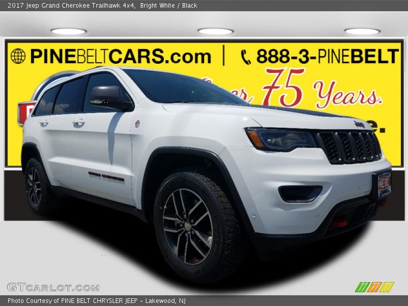 Bright White / Black 2017 Jeep Grand Cherokee Trailhawk 4x4