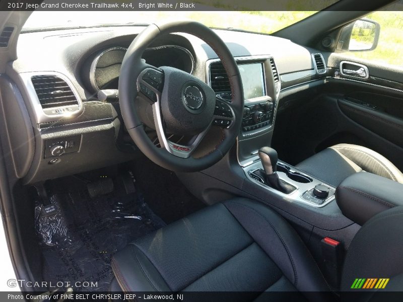 Bright White / Black 2017 Jeep Grand Cherokee Trailhawk 4x4