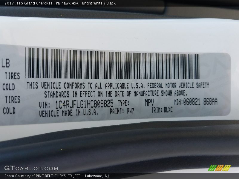Bright White / Black 2017 Jeep Grand Cherokee Trailhawk 4x4