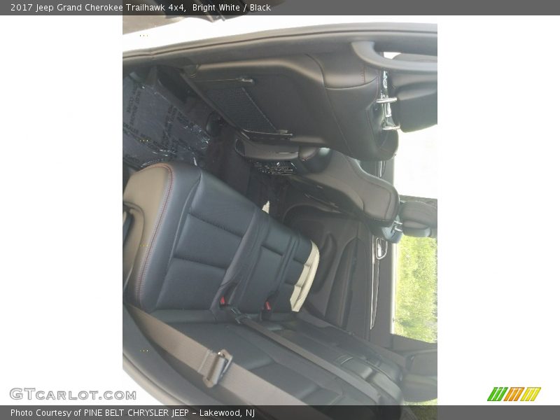 Bright White / Black 2017 Jeep Grand Cherokee Trailhawk 4x4