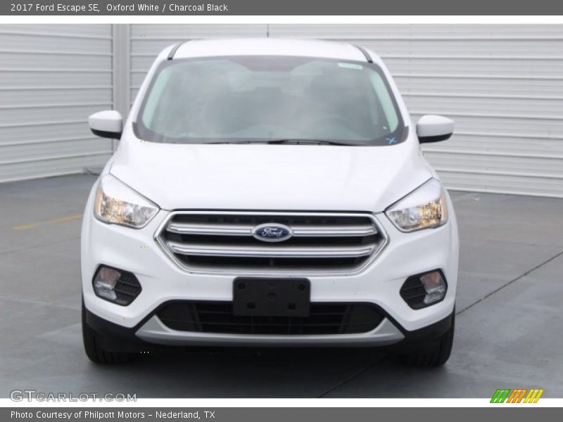 Oxford White / Charcoal Black 2017 Ford Escape SE