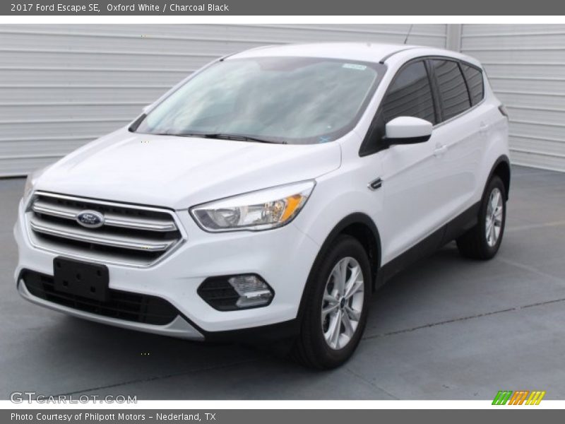 Oxford White / Charcoal Black 2017 Ford Escape SE