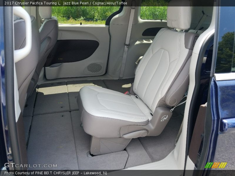 Jazz Blue Pearl / Cognac/Alloy/Toffee 2017 Chrysler Pacifica Touring L