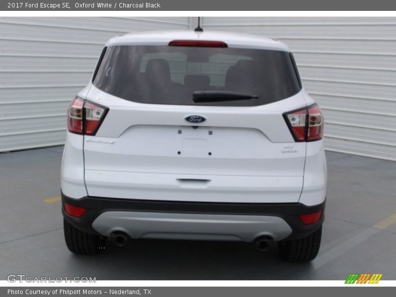 Oxford White / Charcoal Black 2017 Ford Escape SE