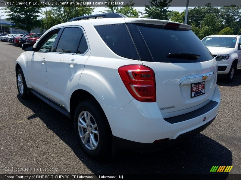 Summit White / Light Titanium/Jet Black 2017 Chevrolet Equinox LT