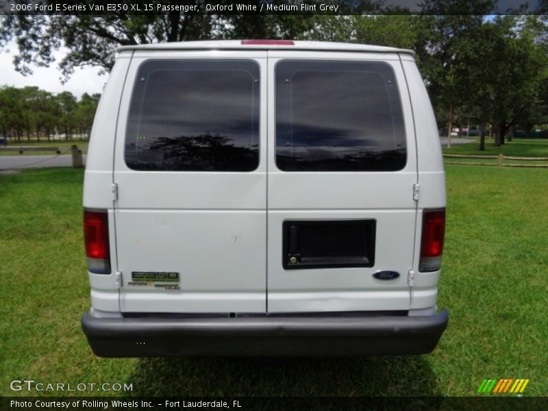 Oxford White / Medium Flint Grey 2006 Ford E Series Van E350 XL 15 Passenger