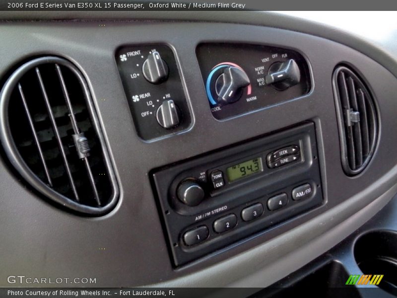 Oxford White / Medium Flint Grey 2006 Ford E Series Van E350 XL 15 Passenger