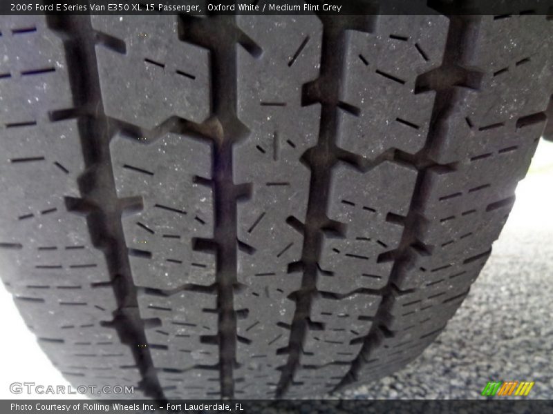 Oxford White / Medium Flint Grey 2006 Ford E Series Van E350 XL 15 Passenger