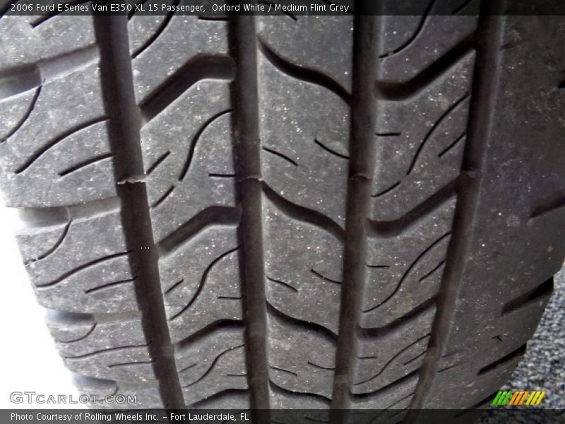 Oxford White / Medium Flint Grey 2006 Ford E Series Van E350 XL 15 Passenger