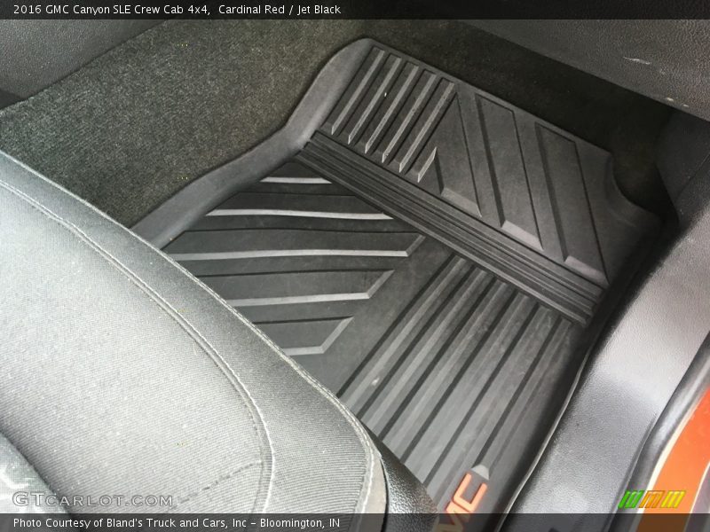 Cardinal Red / Jet Black 2016 GMC Canyon SLE Crew Cab 4x4