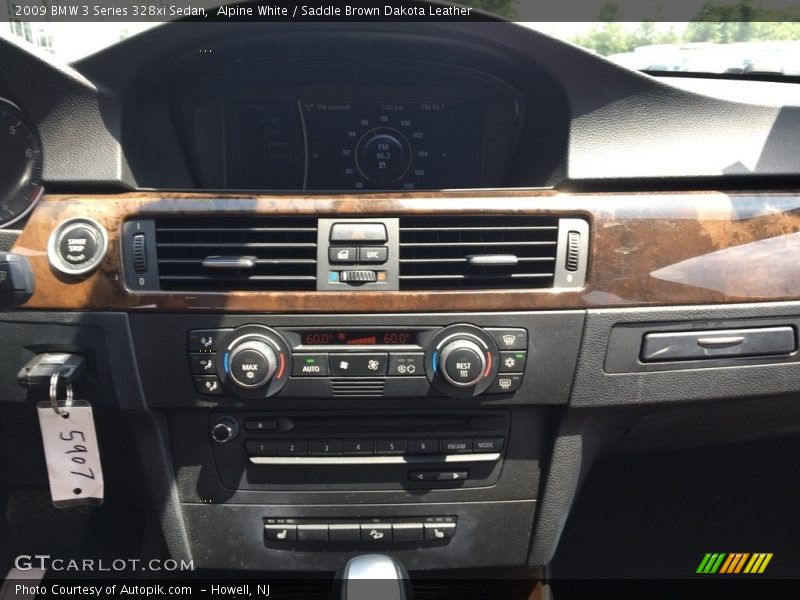 Alpine White / Saddle Brown Dakota Leather 2009 BMW 3 Series 328xi Sedan