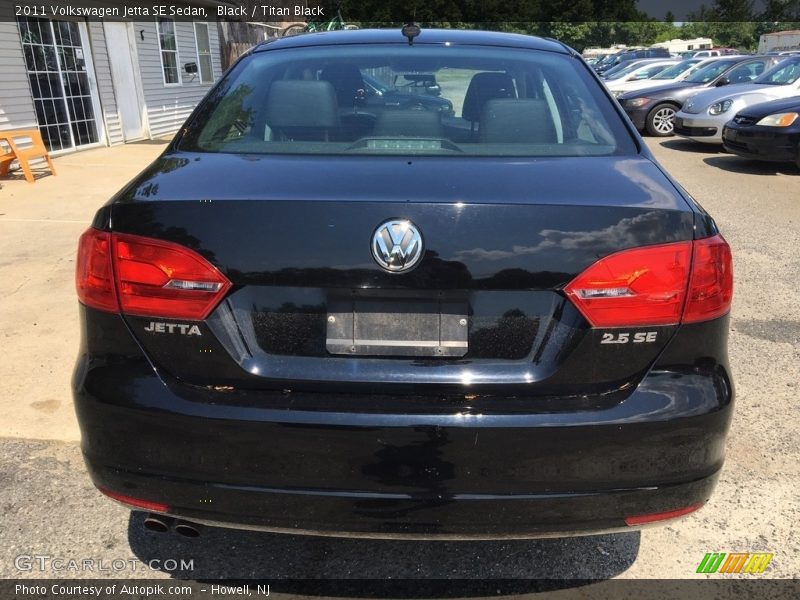 Black / Titan Black 2011 Volkswagen Jetta SE Sedan