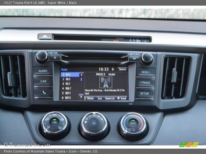 Super White / Black 2017 Toyota RAV4 LE AWD