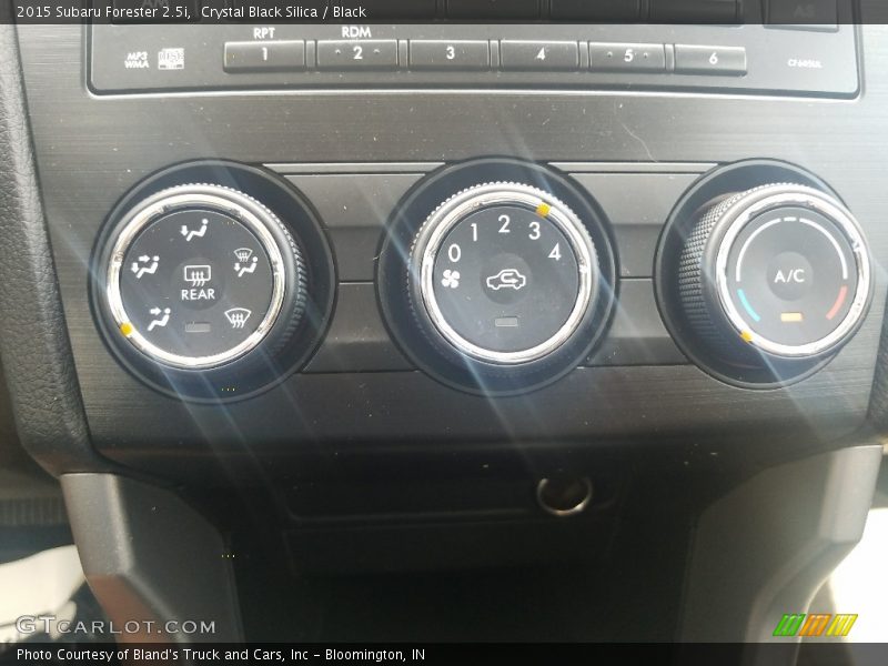 Crystal Black Silica / Black 2015 Subaru Forester 2.5i