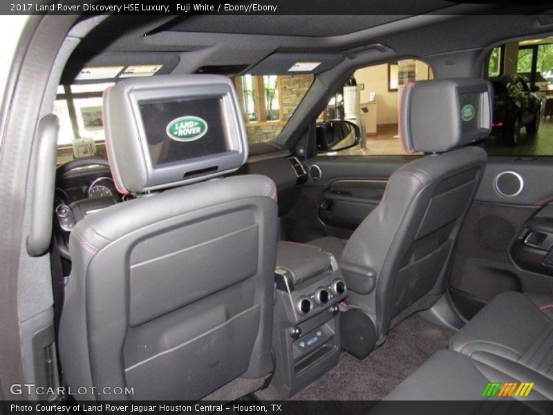 Fuji White / Ebony/Ebony 2017 Land Rover Discovery HSE Luxury