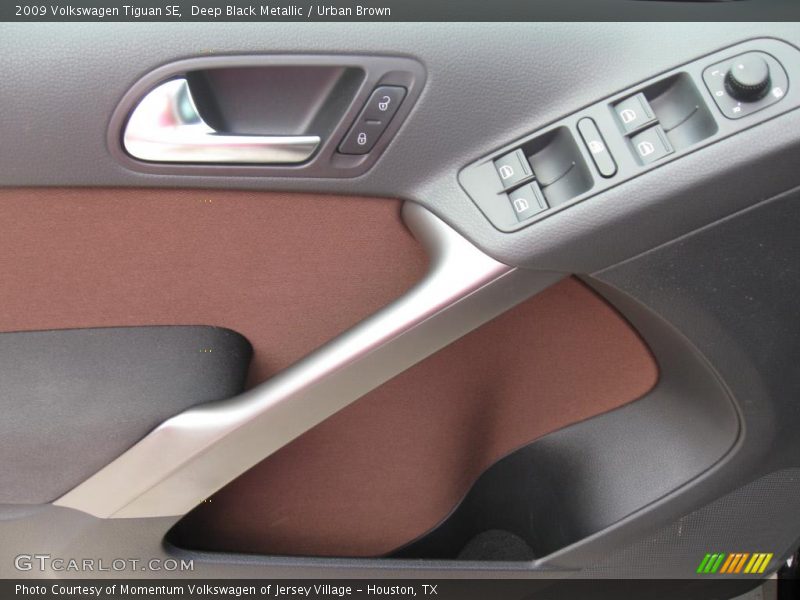 Deep Black Metallic / Urban Brown 2009 Volkswagen Tiguan SE