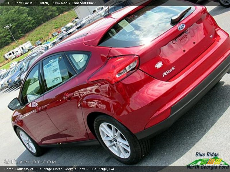 Ruby Red / Charcoal Black 2017 Ford Focus SE Hatch