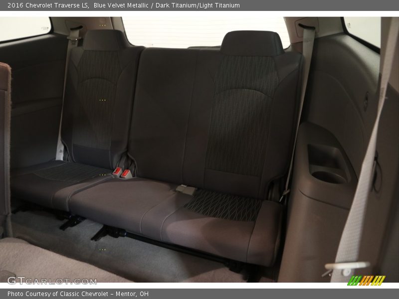 Blue Velvet Metallic / Dark Titanium/Light Titanium 2016 Chevrolet Traverse LS