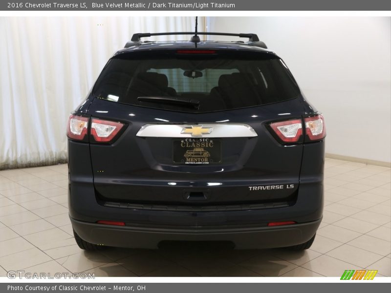 Blue Velvet Metallic / Dark Titanium/Light Titanium 2016 Chevrolet Traverse LS