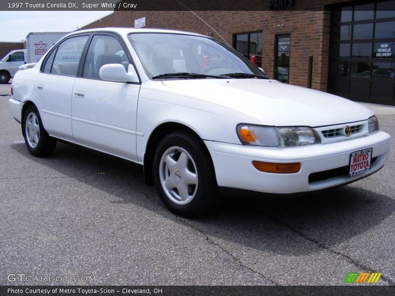 Super White / Gray 1997 Toyota Corolla DX