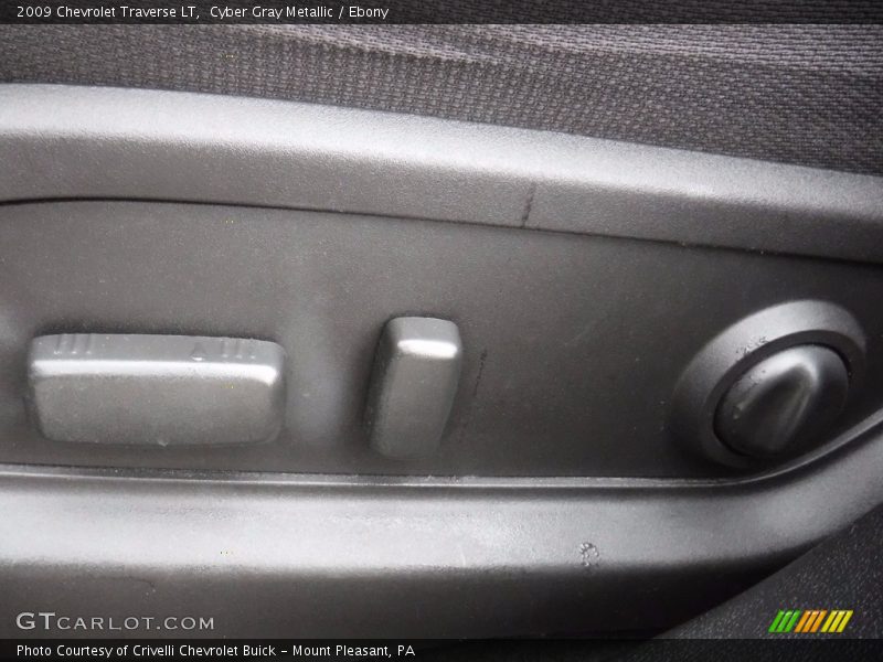 Cyber Gray Metallic / Ebony 2009 Chevrolet Traverse LT