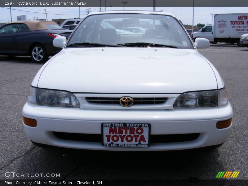 Super White / Gray 1997 Toyota Corolla DX