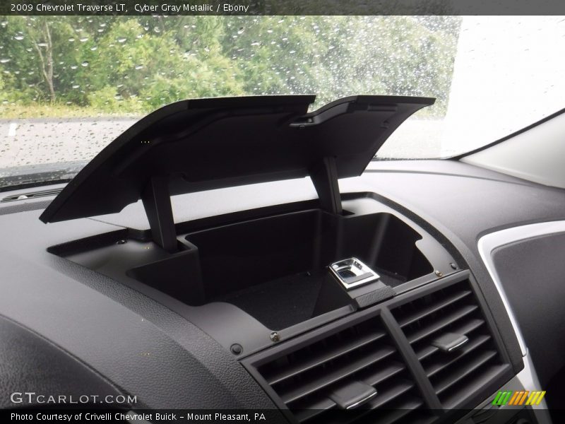 Cyber Gray Metallic / Ebony 2009 Chevrolet Traverse LT