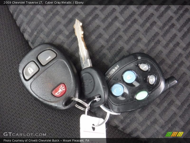 Cyber Gray Metallic / Ebony 2009 Chevrolet Traverse LT