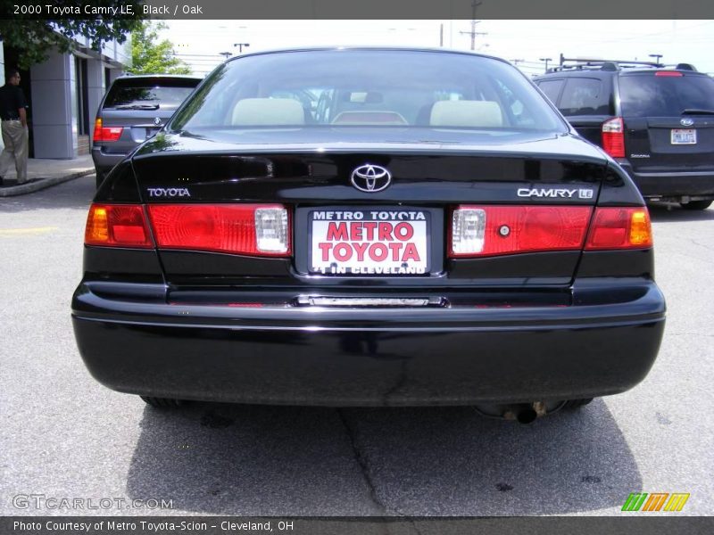 Black / Oak 2000 Toyota Camry LE