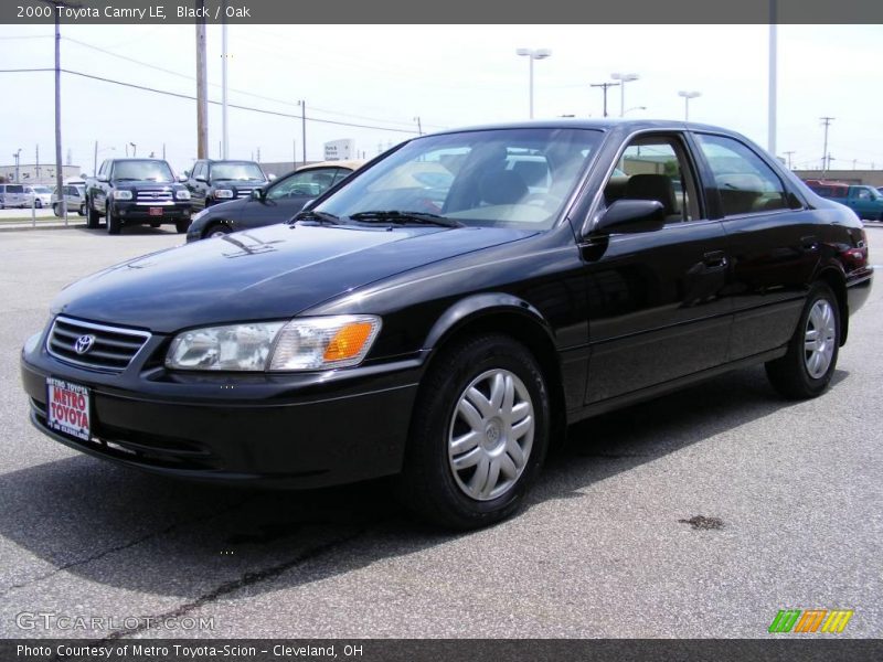 Black / Oak 2000 Toyota Camry LE