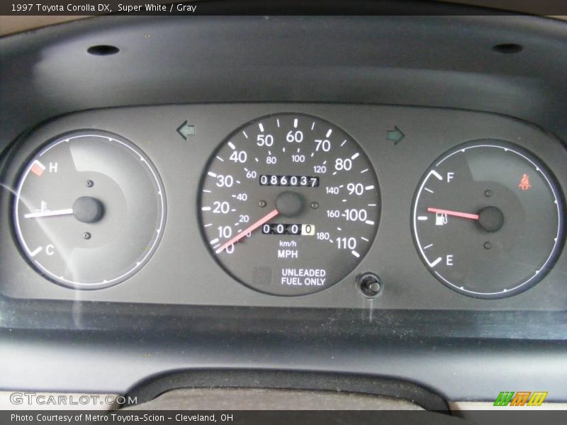 Super White / Gray 1997 Toyota Corolla DX