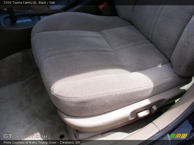 Black / Oak 2000 Toyota Camry LE