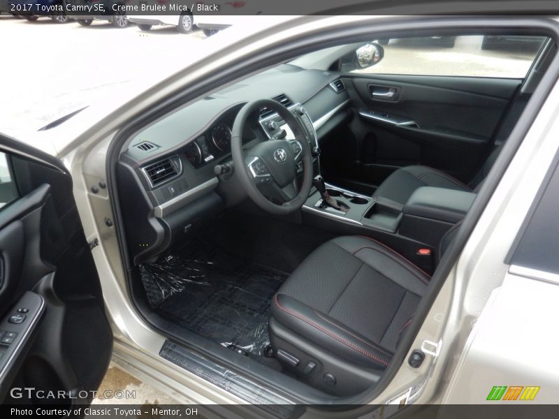 Creme Brulee Mica / Black 2017 Toyota Camry SE