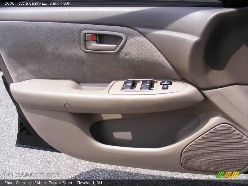 Black / Oak 2000 Toyota Camry LE