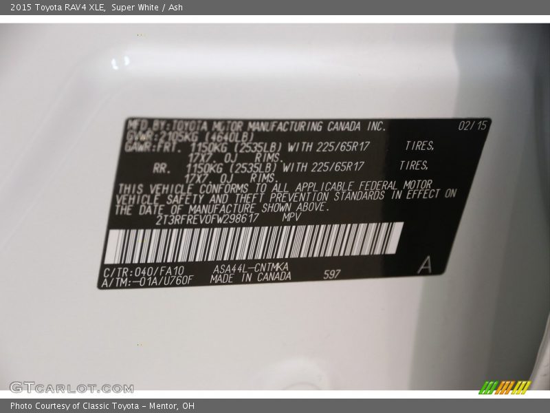 Super White / Ash 2015 Toyota RAV4 XLE