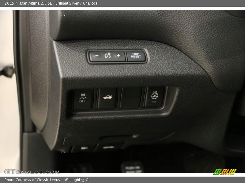 Brilliant Silver / Charcoal 2015 Nissan Altima 2.5 SL