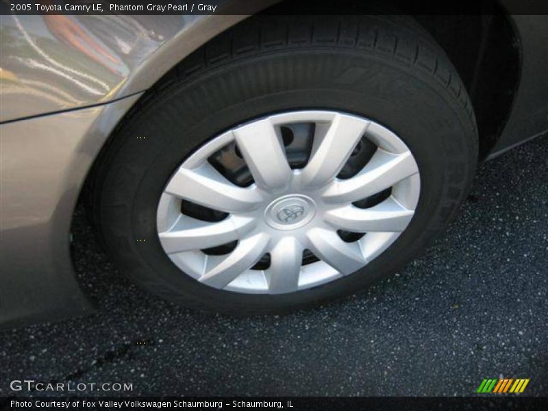 Phantom Gray Pearl / Gray 2005 Toyota Camry LE
