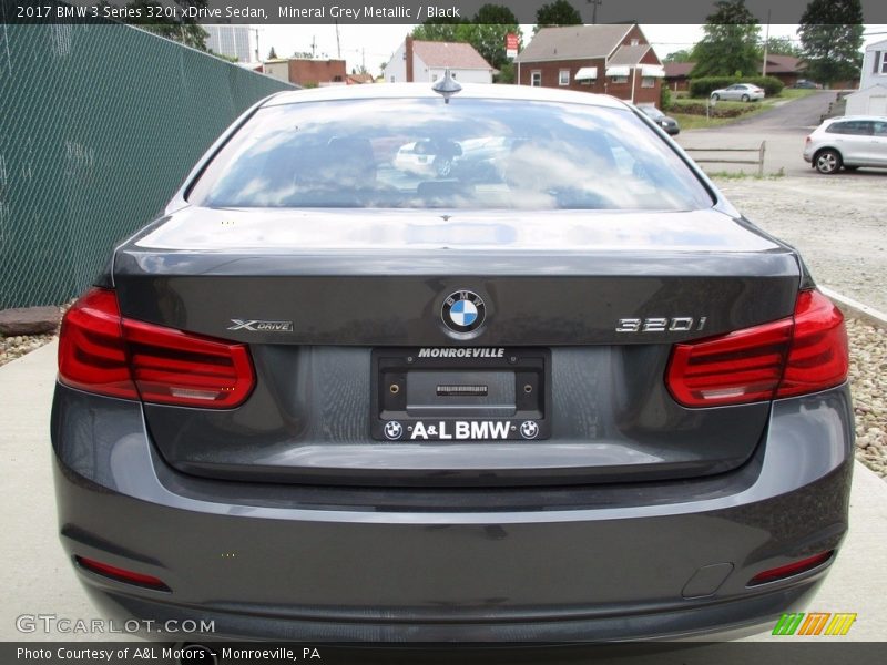 Mineral Grey Metallic / Black 2017 BMW 3 Series 320i xDrive Sedan