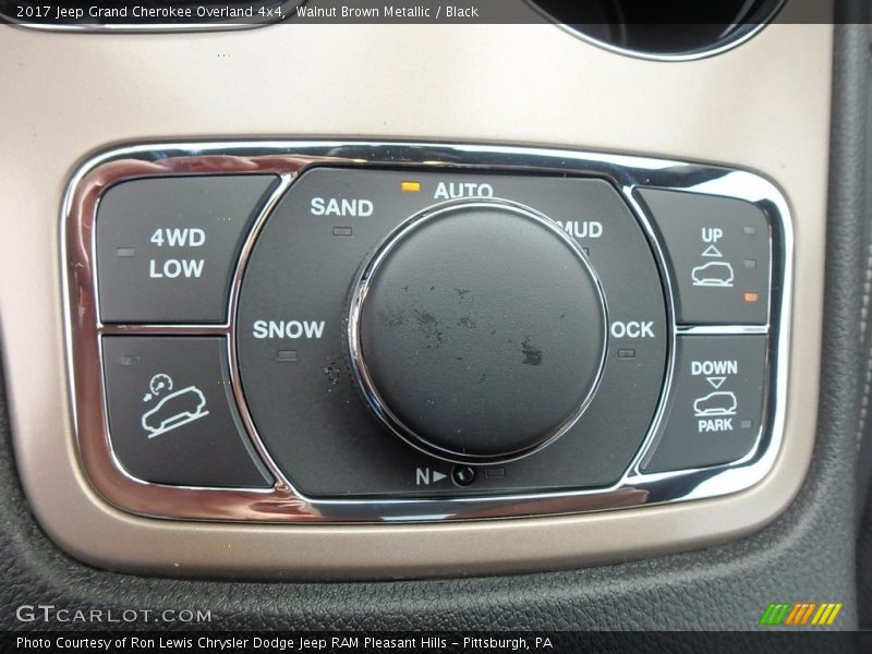 Controls of 2017 Grand Cherokee Overland 4x4