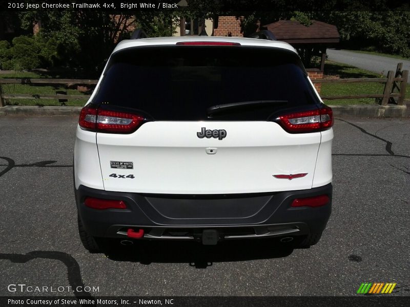Bright White / Black 2016 Jeep Cherokee Trailhawk 4x4