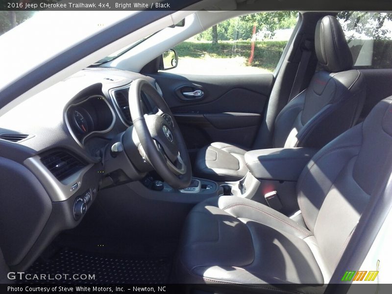 Bright White / Black 2016 Jeep Cherokee Trailhawk 4x4