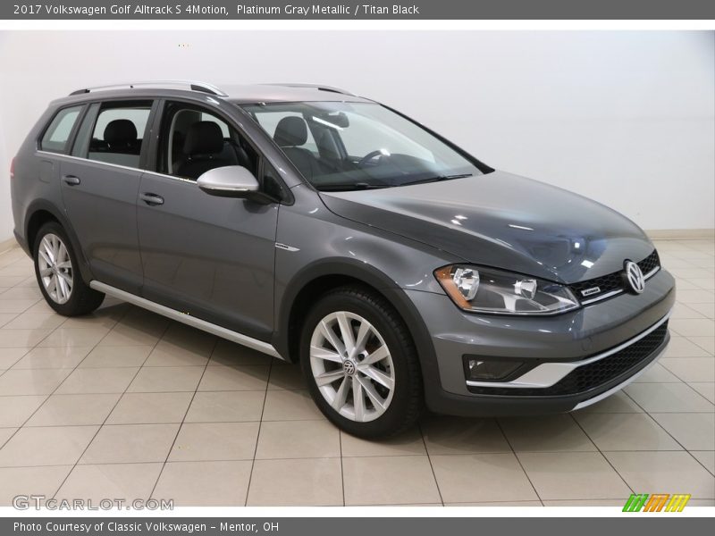 Front 3/4 View of 2017 Golf Alltrack S 4Motion